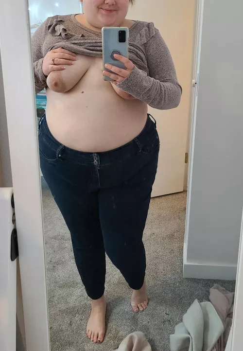 Going braless this morning 😊 Nips to the wind