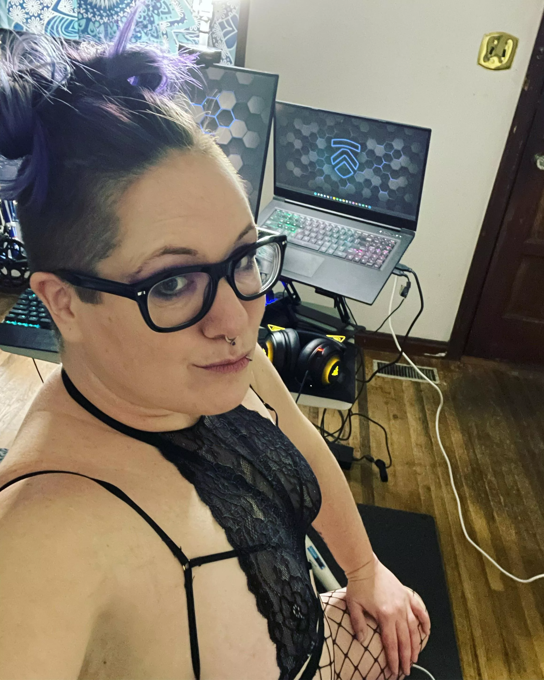 Going live at 4pm cst. Get those tokens ready!!!!!