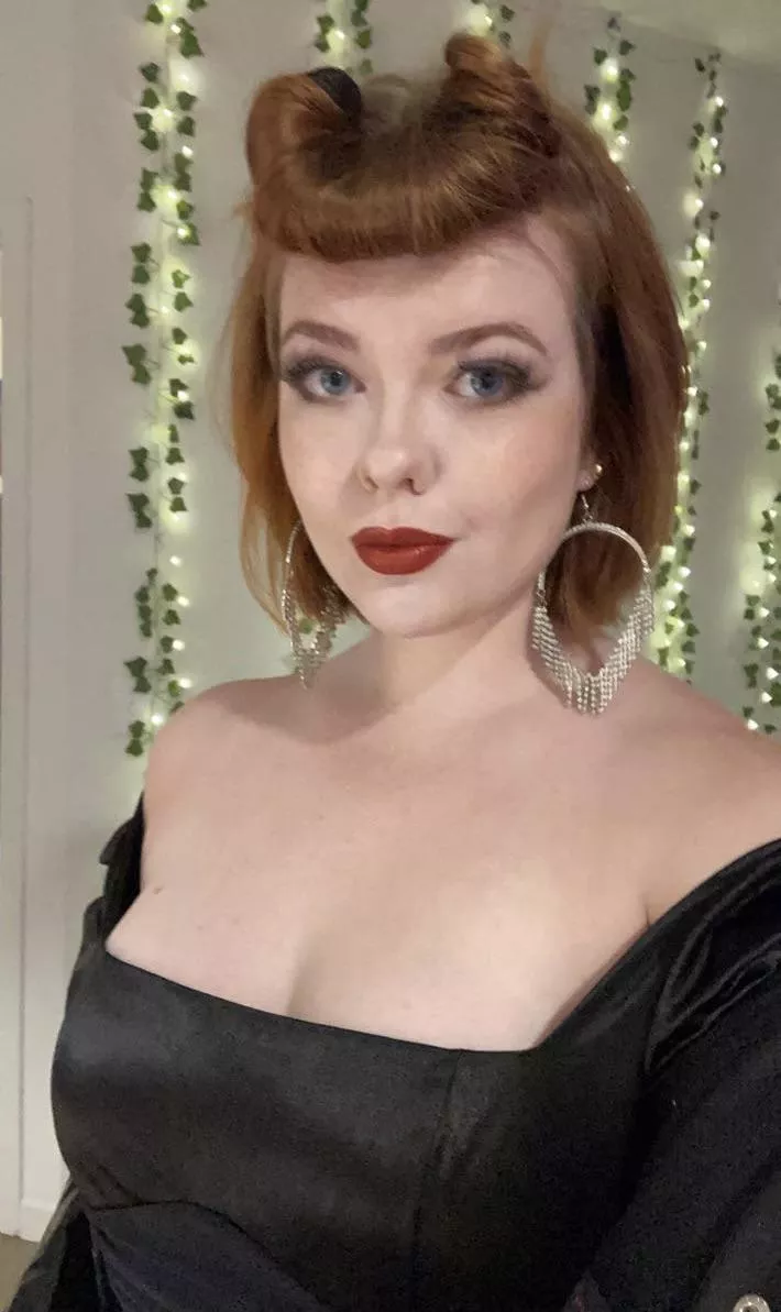Going to the speakeasy tonight for some spooky fun 👻 Going to the speakeasy tonight for some spooky fun 👻