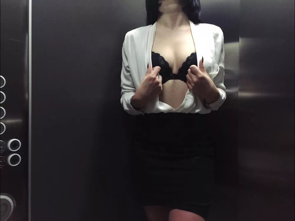 Going up… or down? [25f][perth]