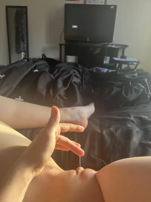 Golden hour for this wet pussy 💕