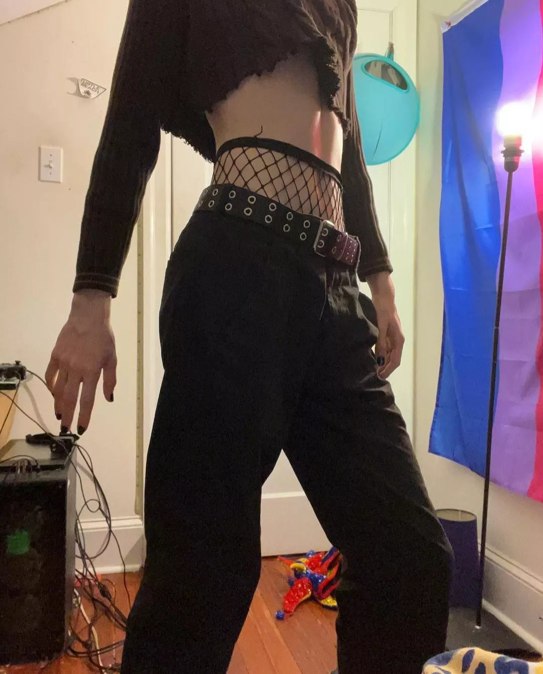 Gonna have a belly holding competition >:) ( also who is good at drawing lmk😩)