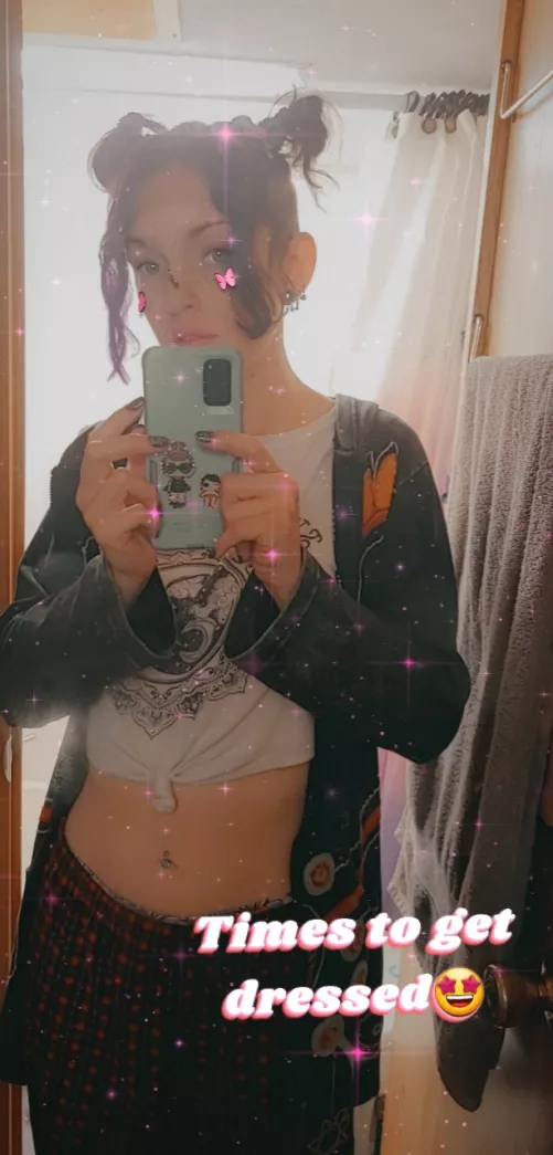 gonna pick good clothes today meep and super hug snuggle dada when he's off work🥰😍😘 Happy Valentine's Day everybody🥳😇😚