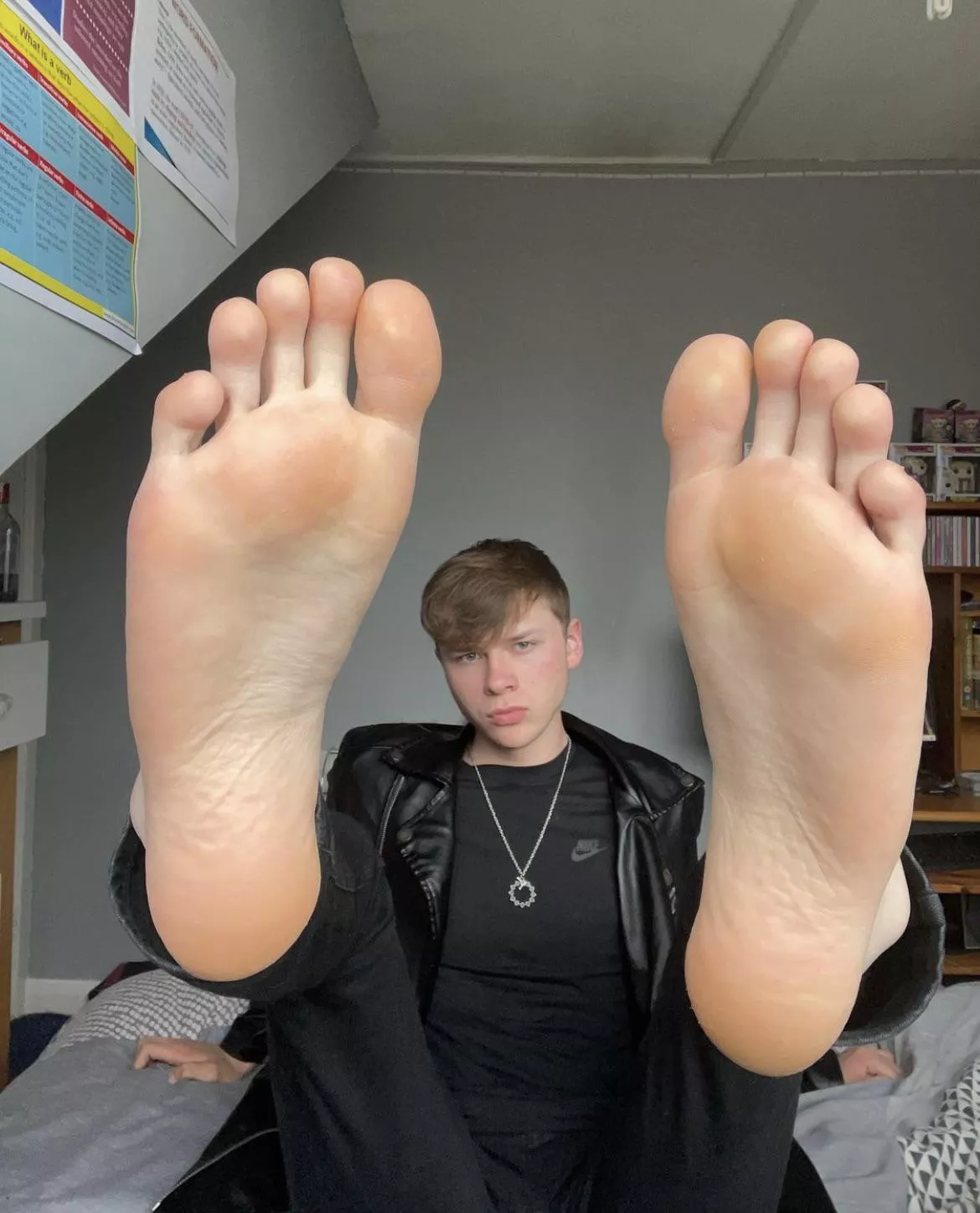 good afternoon from the uk 🇬🇧🦶🏻