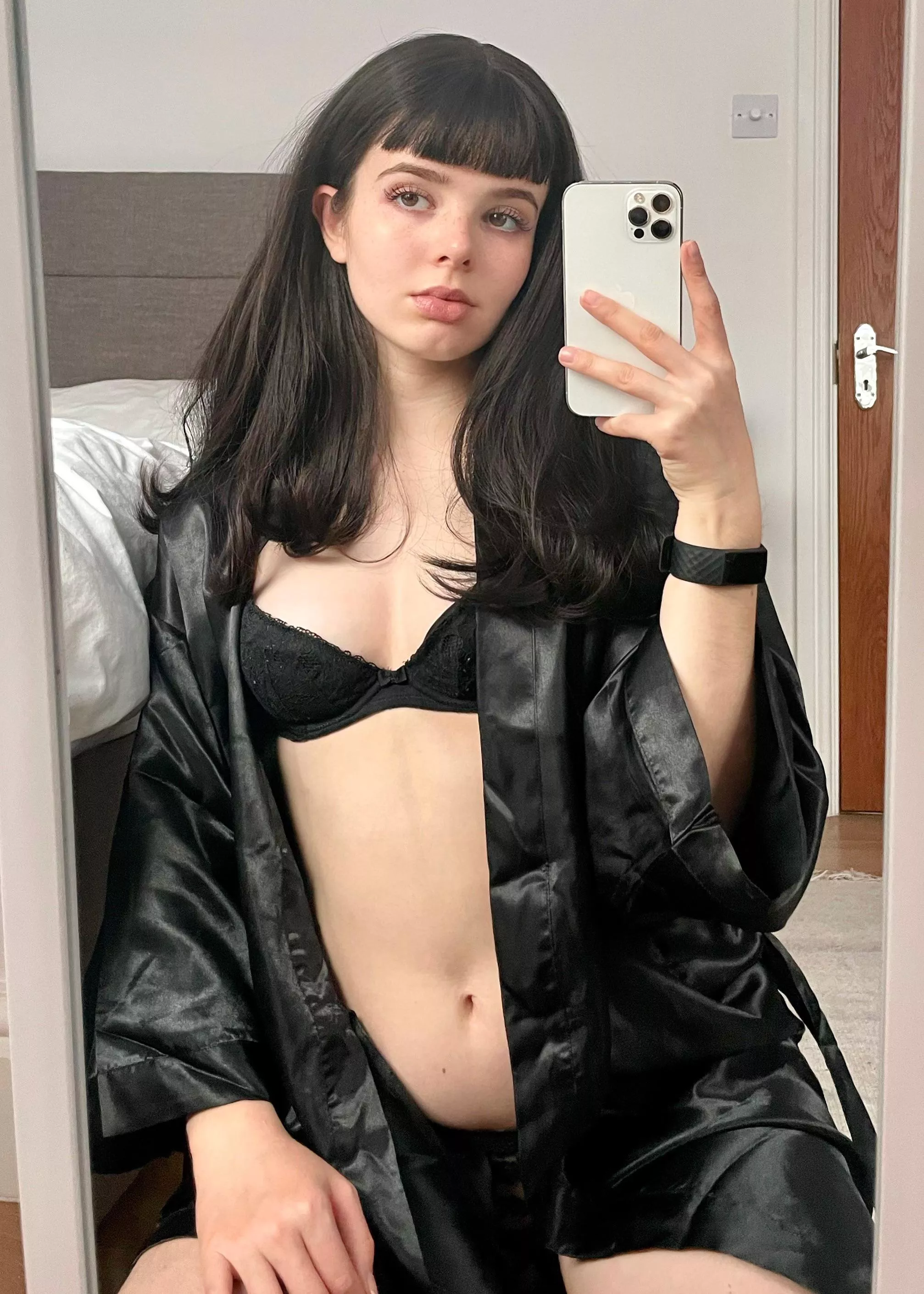 good evening from the uk 🖤