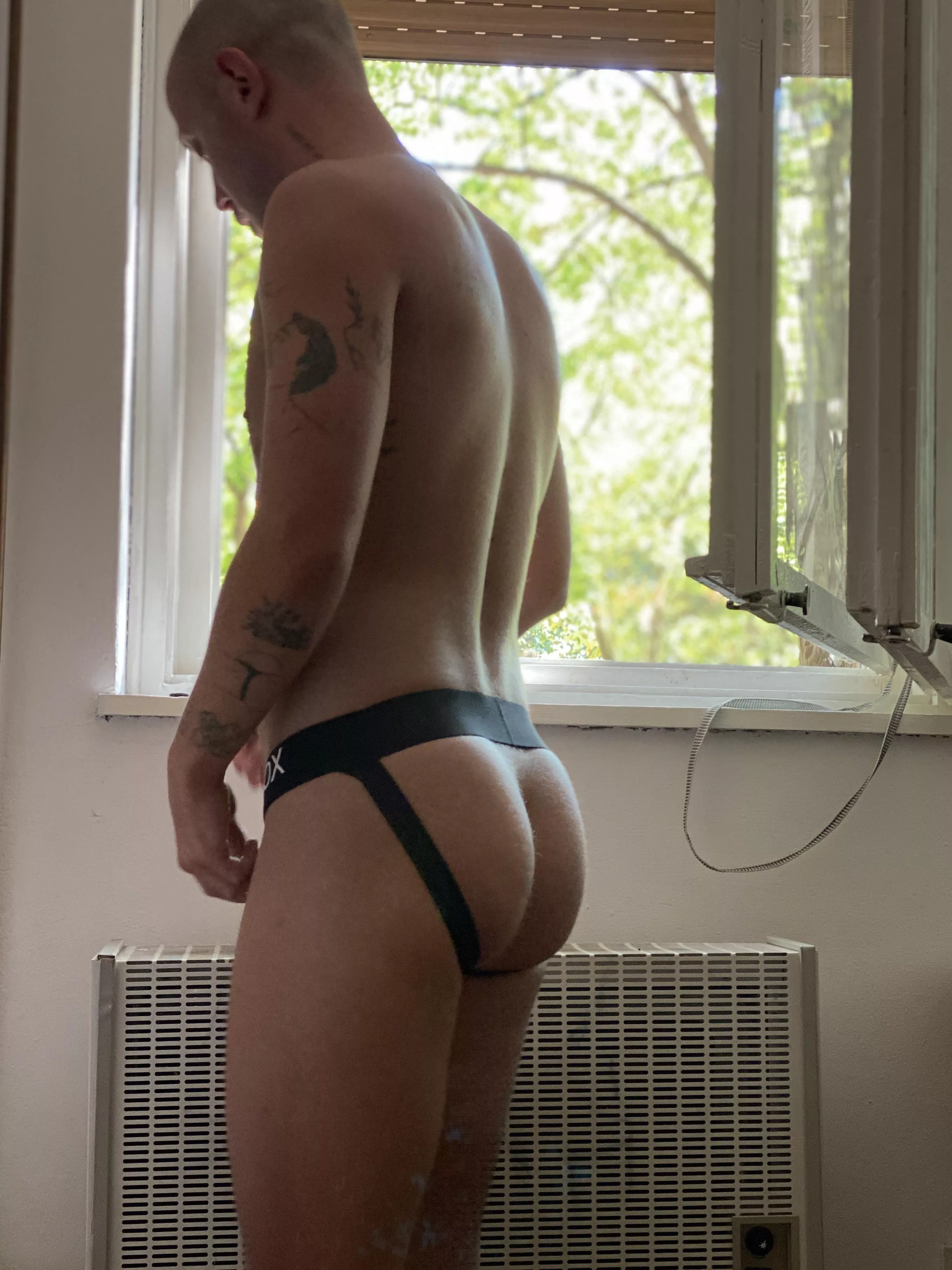 good evening yall, how’s sunday treating you? 🥵