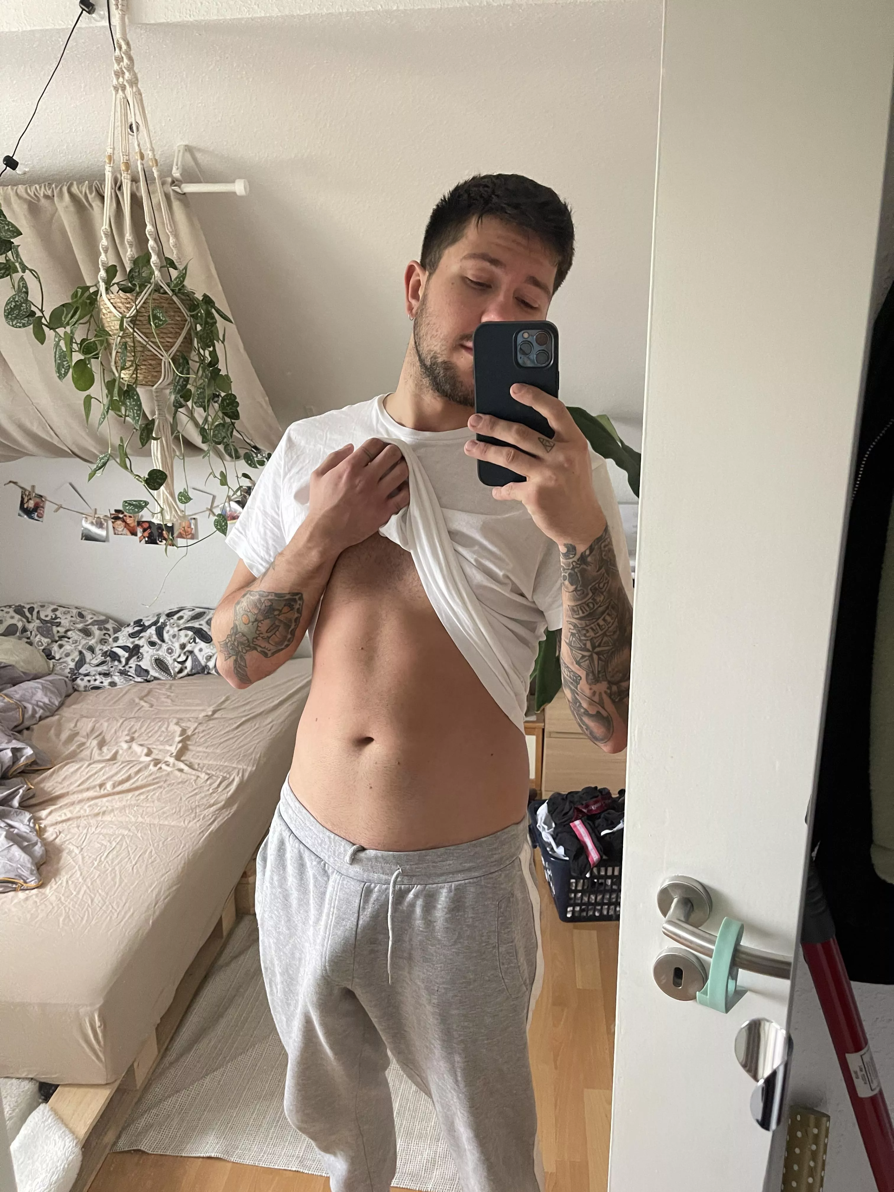 Good morning 🍆😌