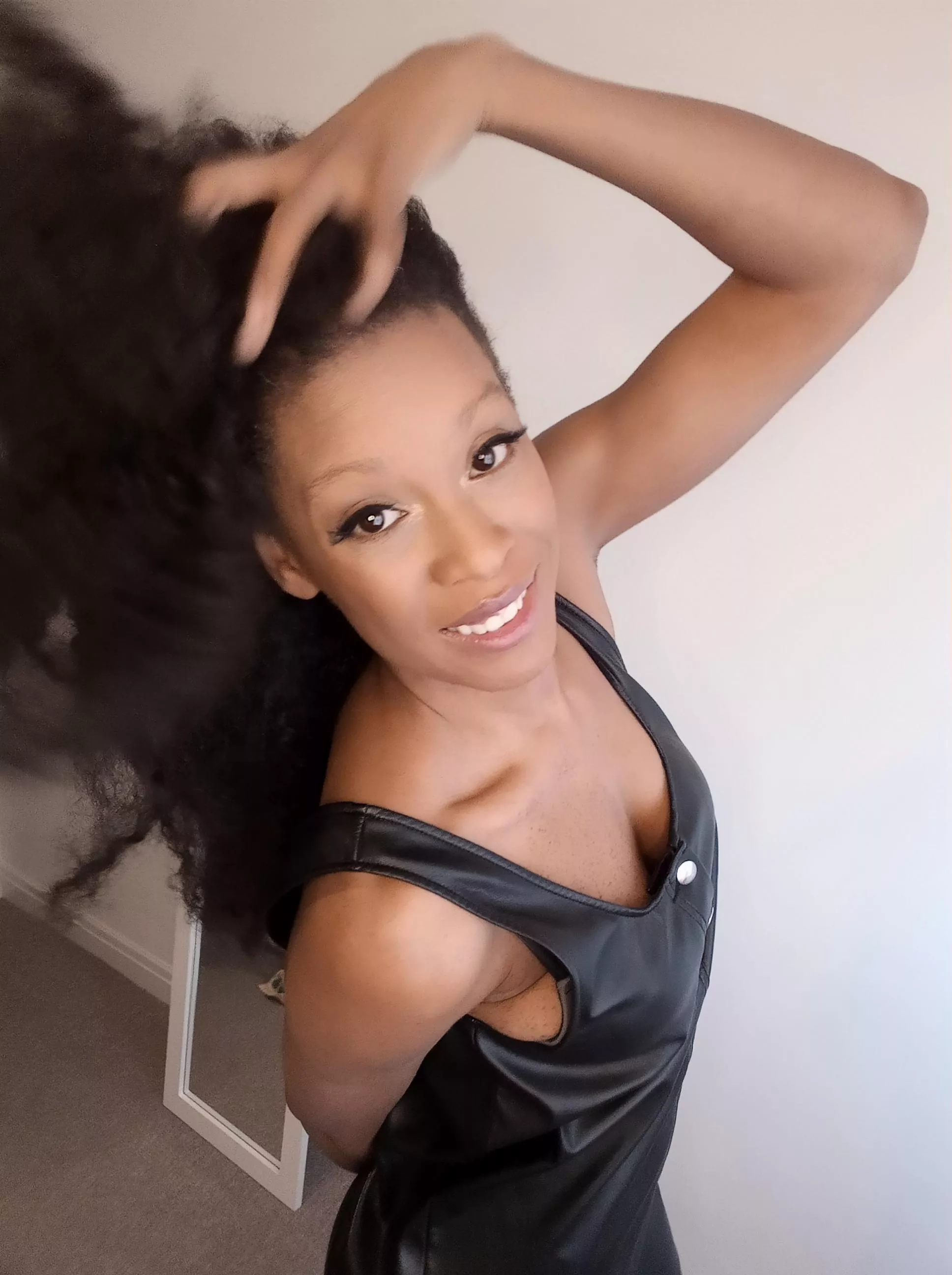 Good morning, British milf alert