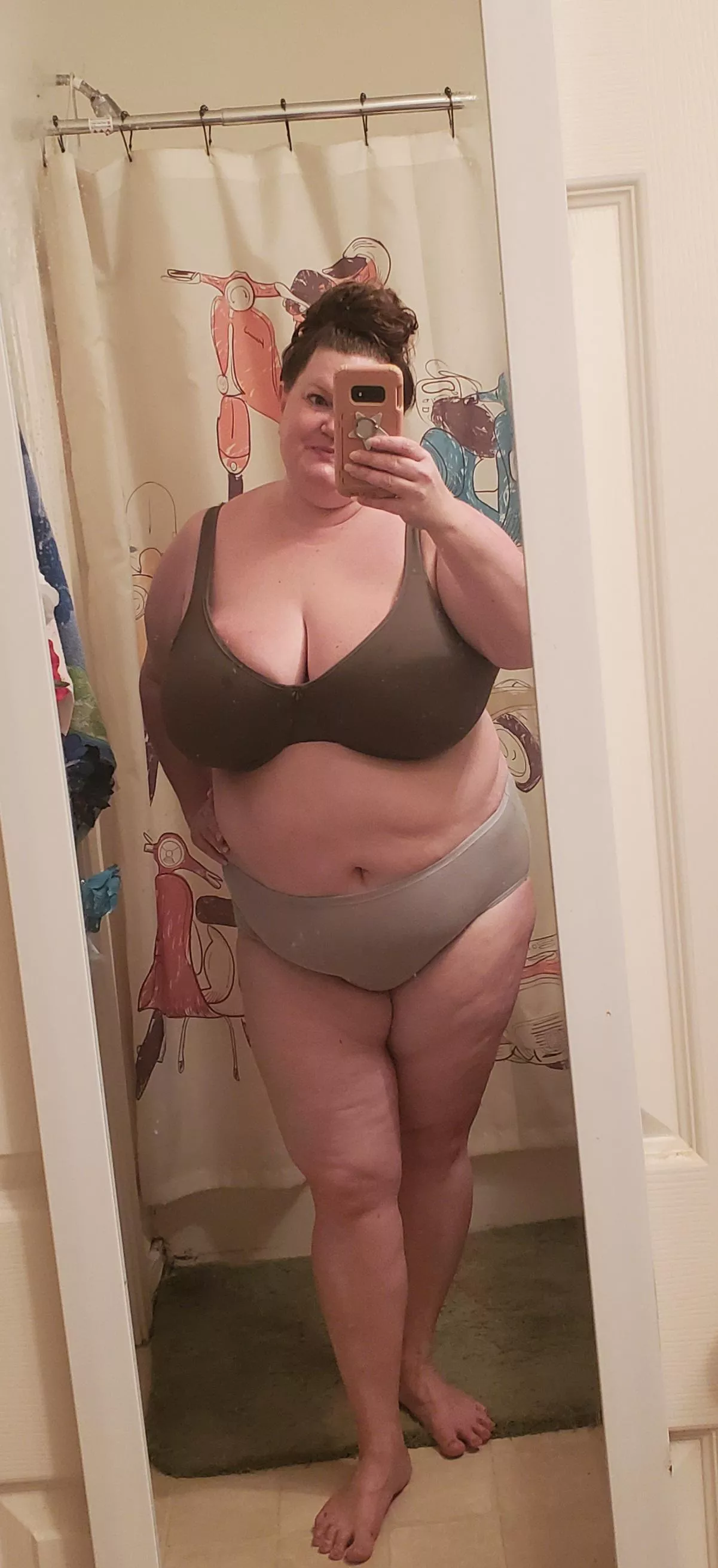 Good morning 🌞 👙 💋 getting ready for work [49F]