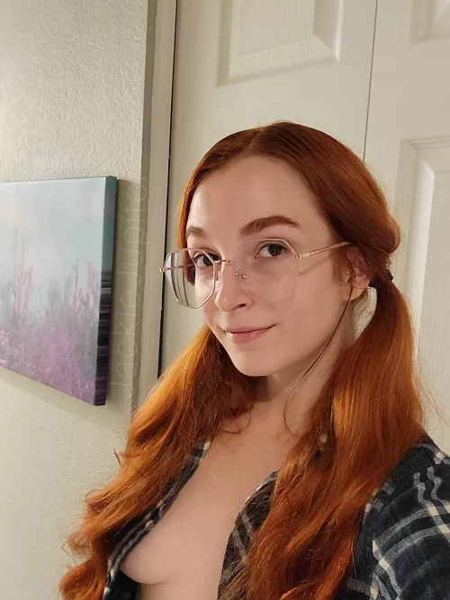 good morning! hope you don't mind my big glasses :)