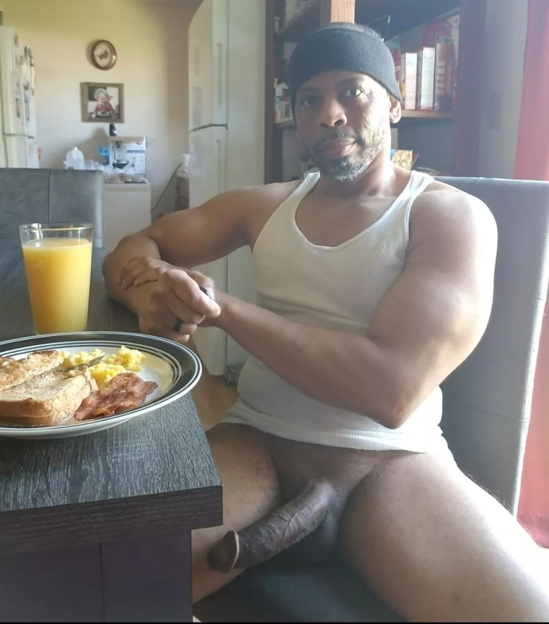 Good Morning! How about a Daddy and some dick to start your day? Good Morning! How about a Daddy and some dick to start your day?