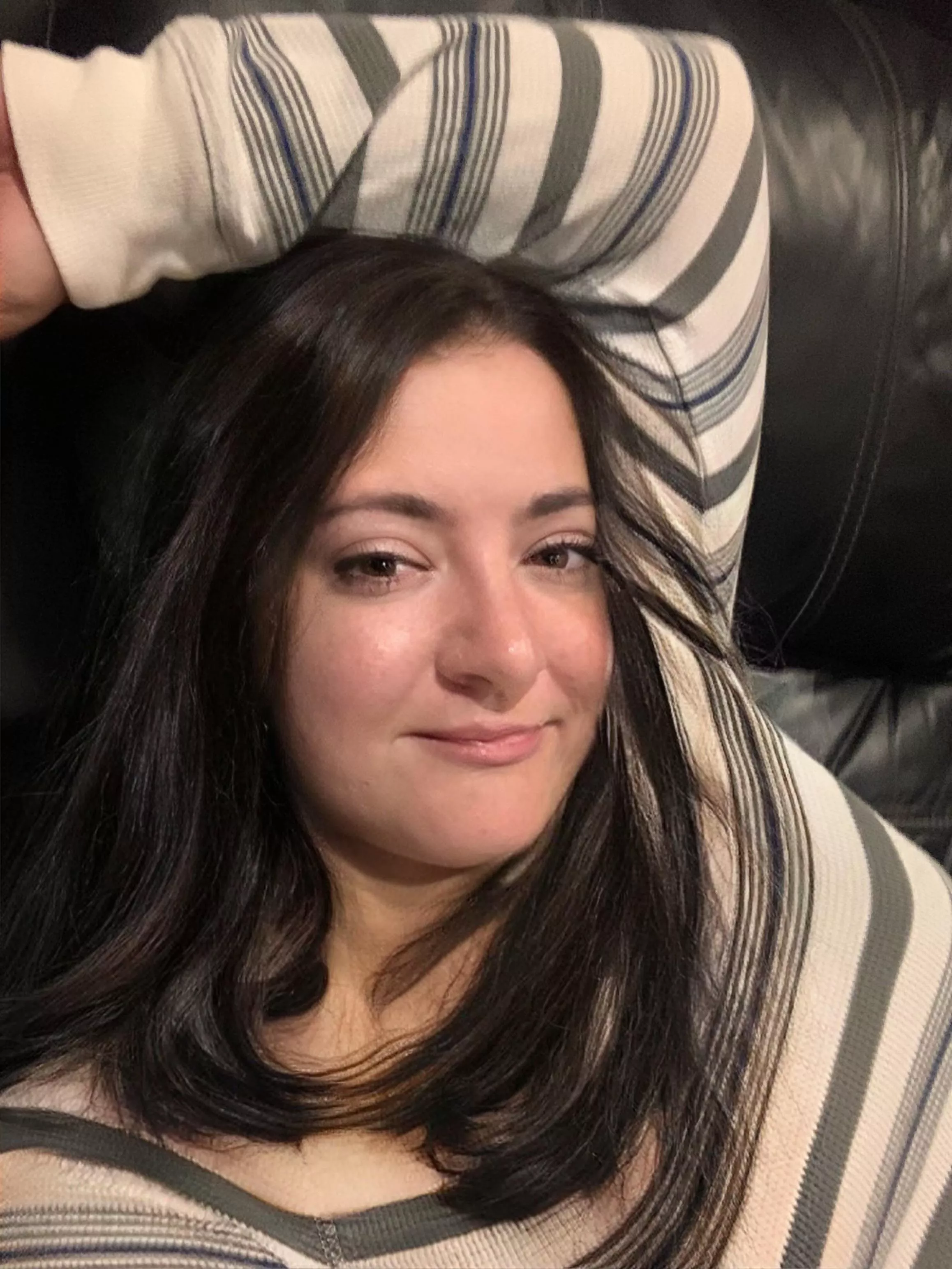 Good Morning my lovelies 💋 this is the most true to me pic I’ve shown so far (least filters).. very nervous but slowly getting more confidence 🤭🥰❤️