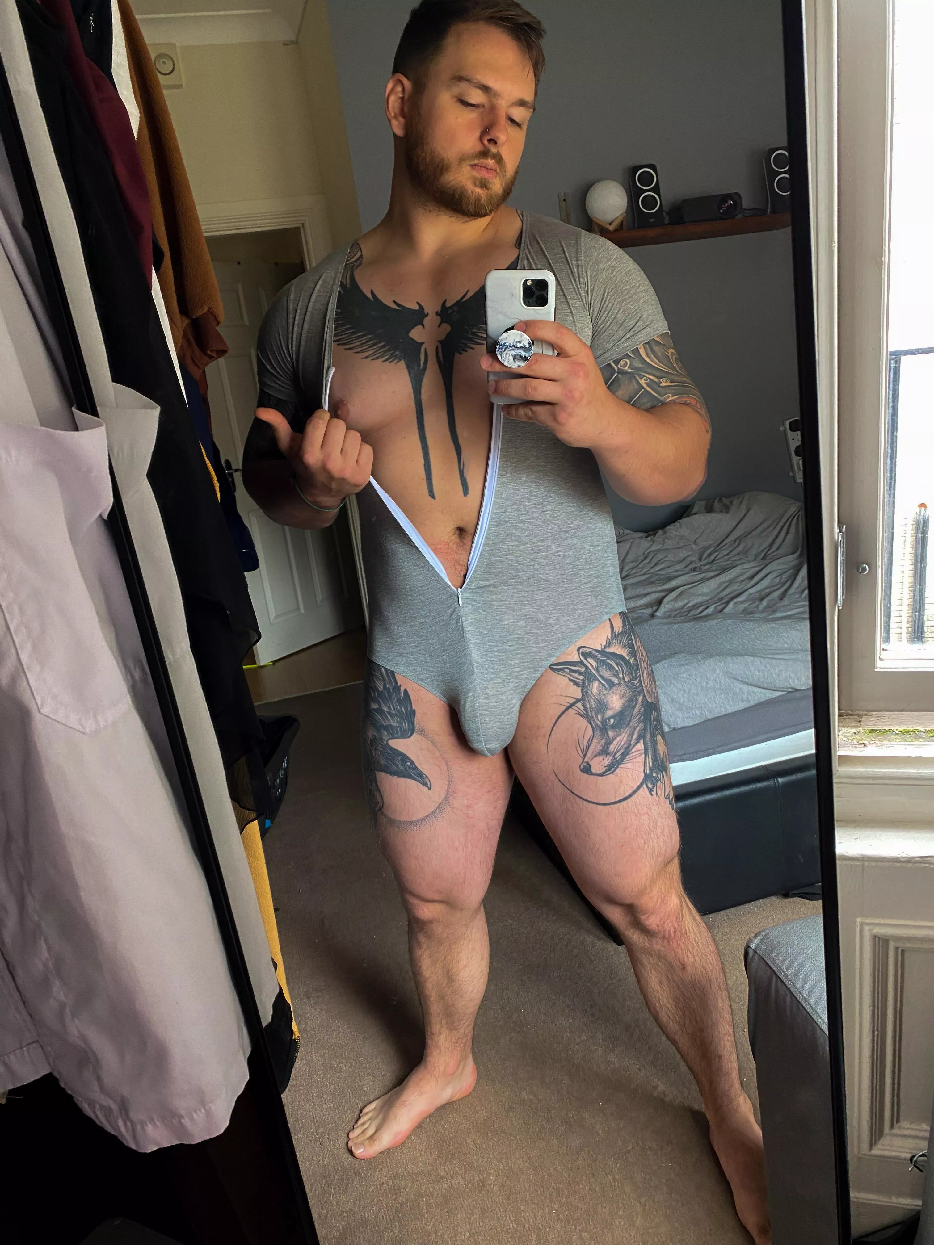 Good morning Reddit, do you like my new outfit?