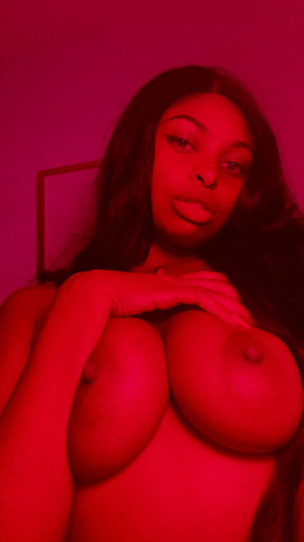 Good morning sexy do I look good in red? ♥️ Good morning sexy do I look good in red? ♥️