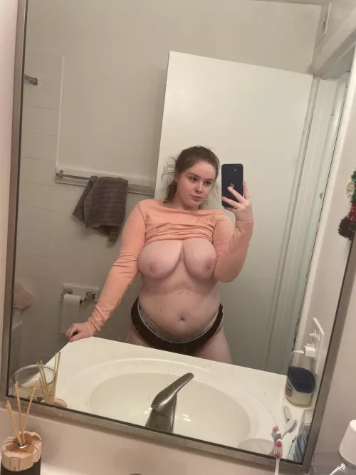 good morning 🌞 start ur day off w some tits 🥰