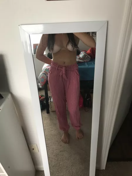 Good morning to all my horny friends 😘