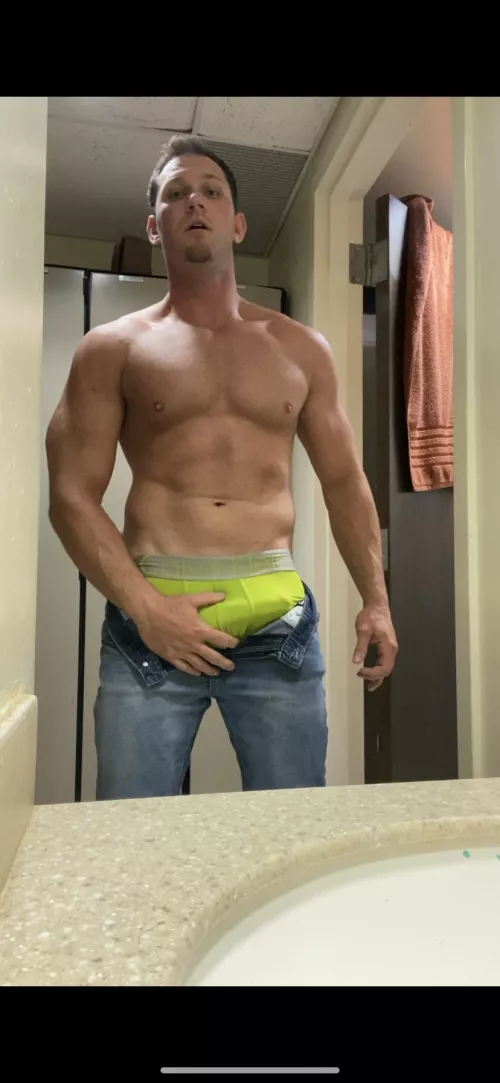 Good workout. Tight jeans and bulge in the locker room ππ