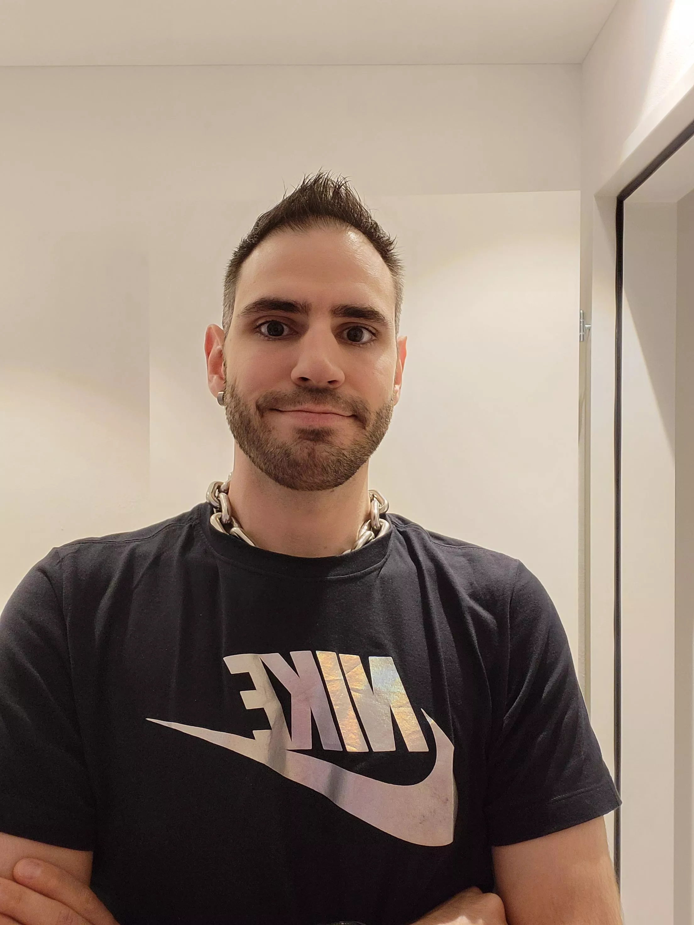 Got a new Haircut and would like to know what age you would give me 😀