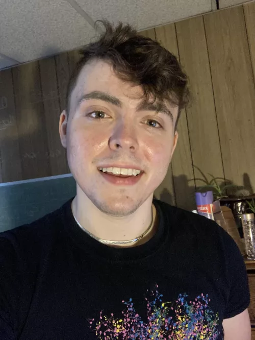 Got a new haircut πββοΈ happy Friday bros π