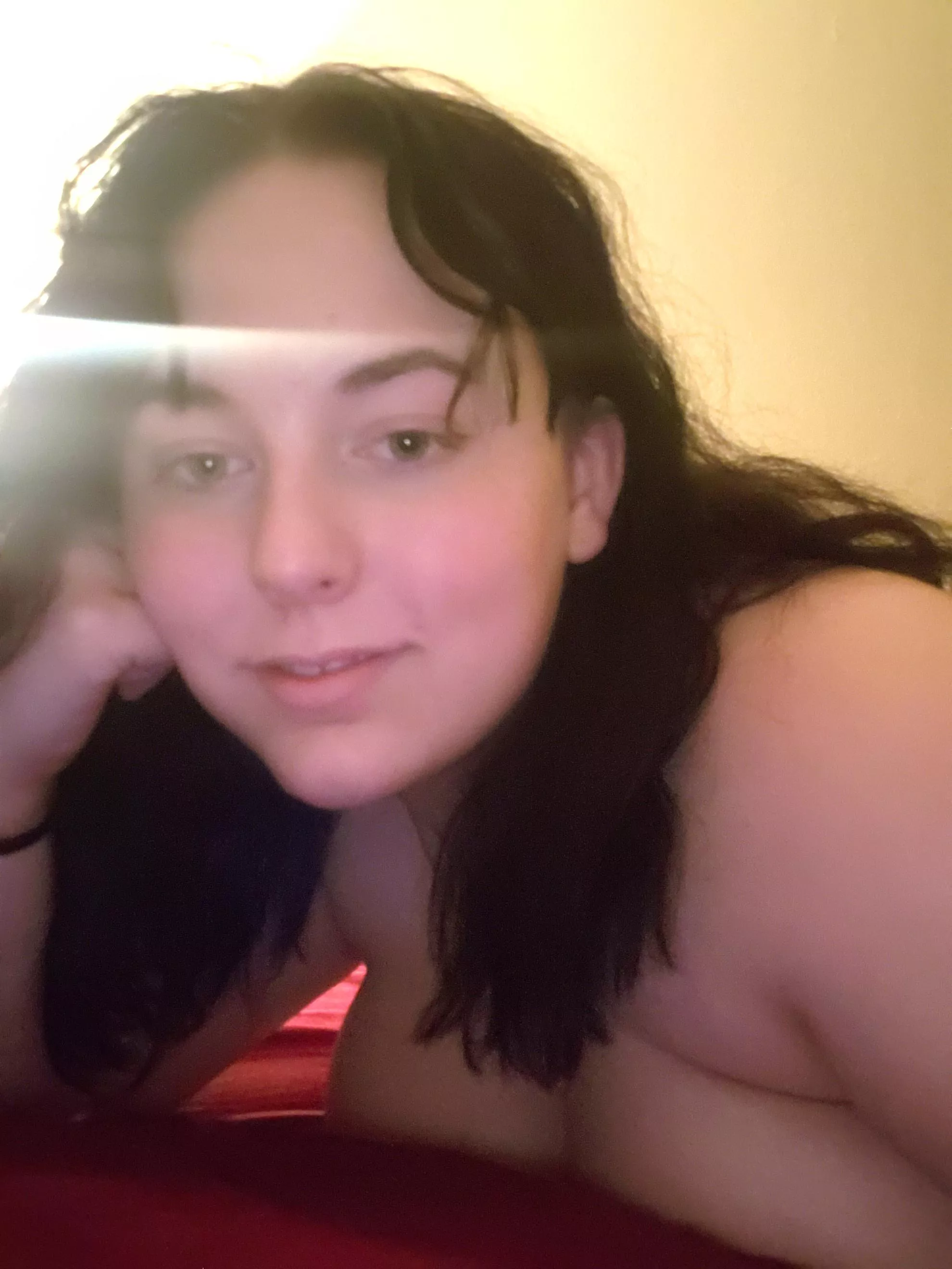 Got into bed and realized I have cleavage on both sides of my tits 😒