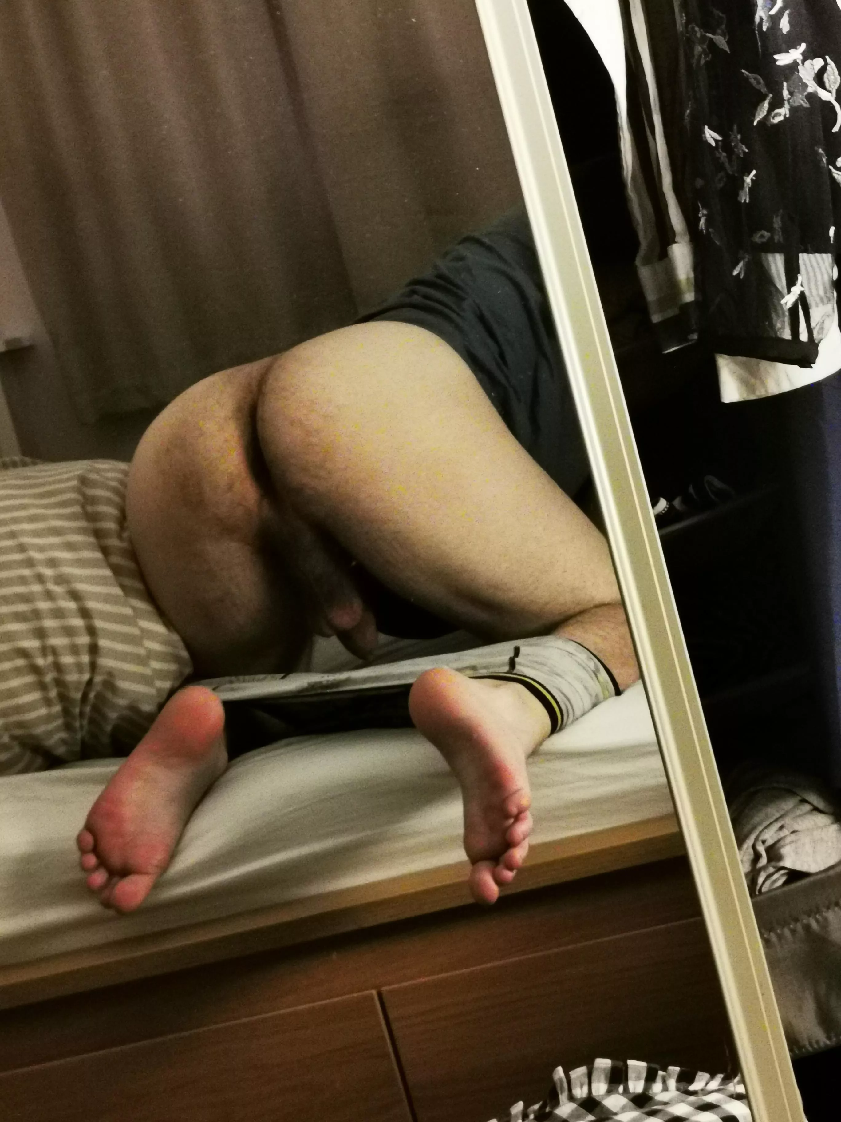 Got myself a bit too horny and curious so uhm well enjoy!