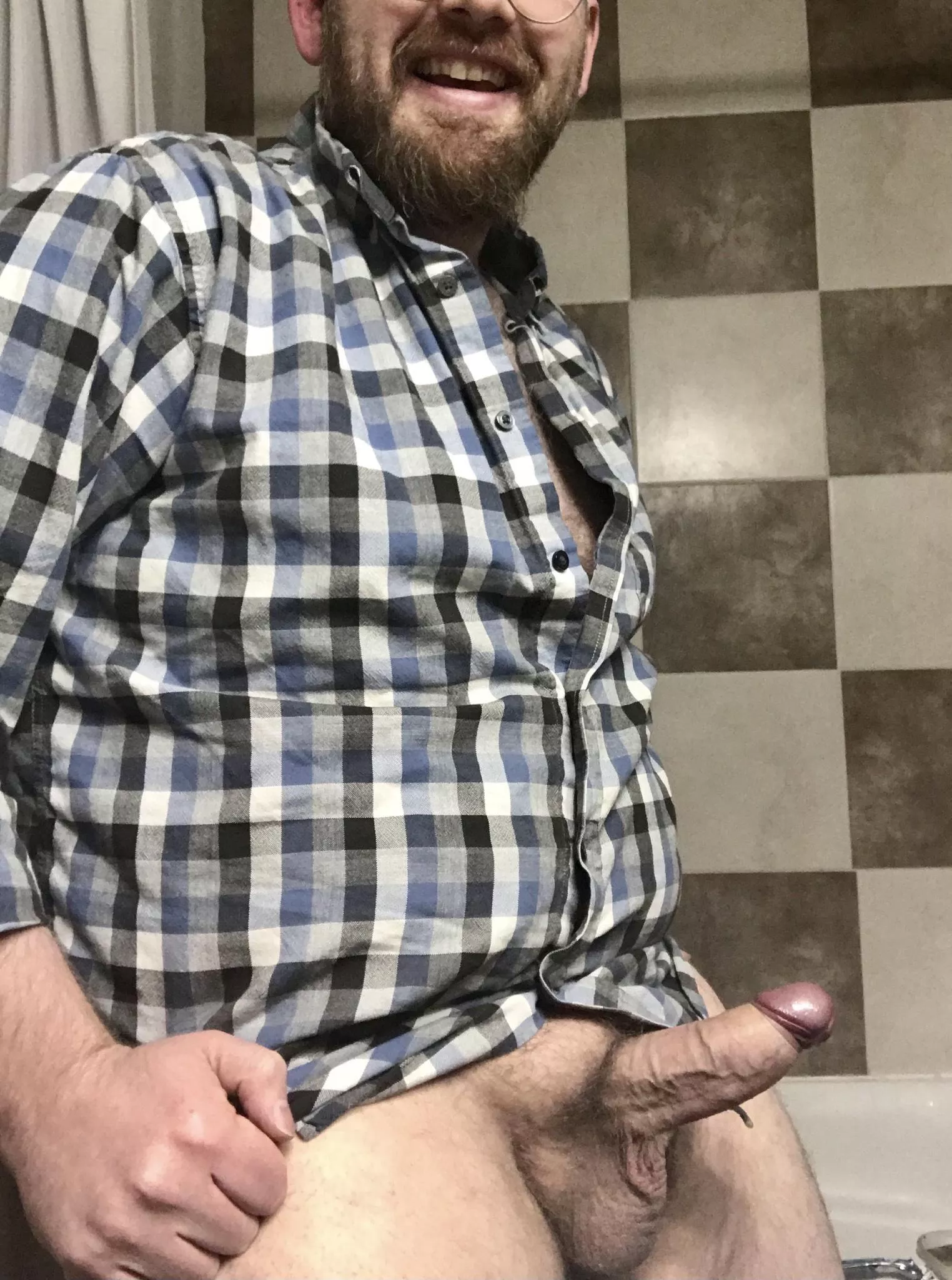 Got off work early to get ready for a Christmas party. Who wants to get jolly? Got off work early to get ready for a Christmas party. Who wants to get jolly?