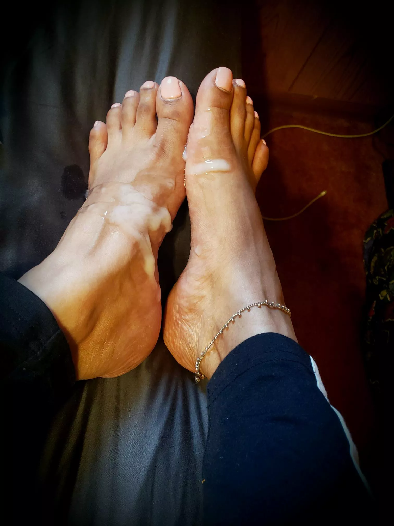 GOT SOME CUM ON MY FEET! CUM LICK THEM 💦😈😋