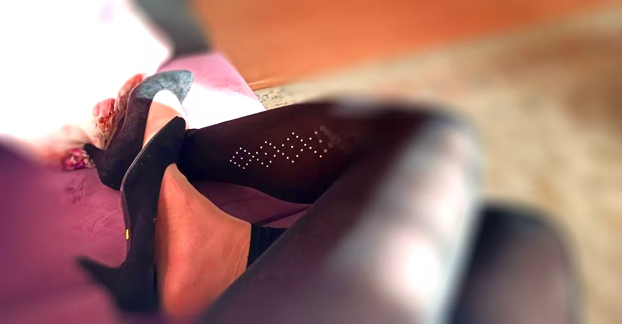 Got some rest in my heels - 26 yo trans girl 🤩