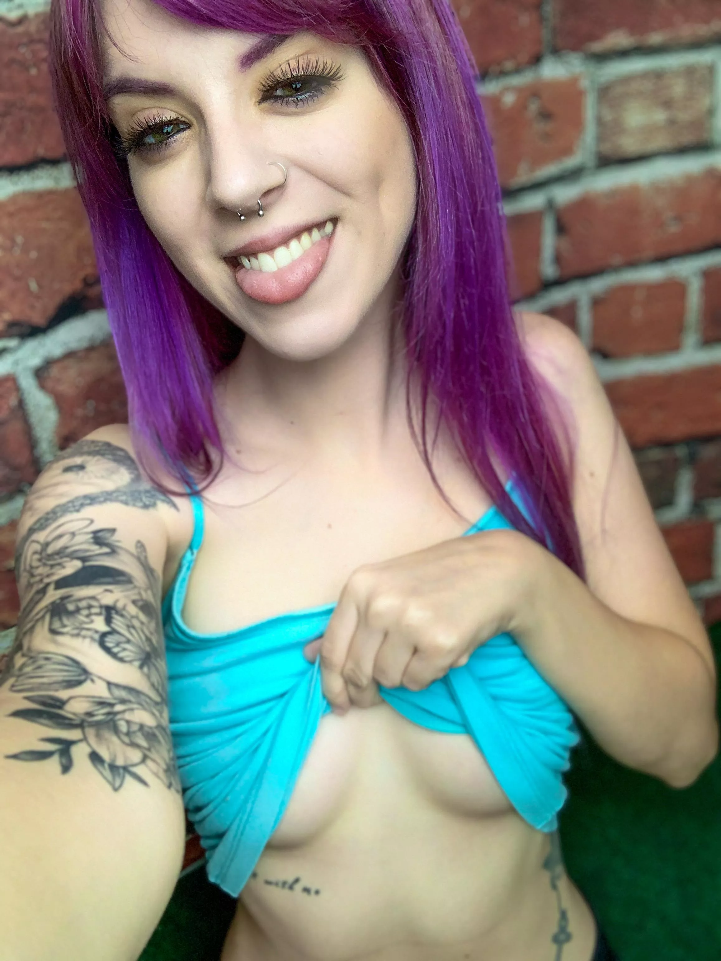 Goth Underboob 🖤💜🖤 (self)