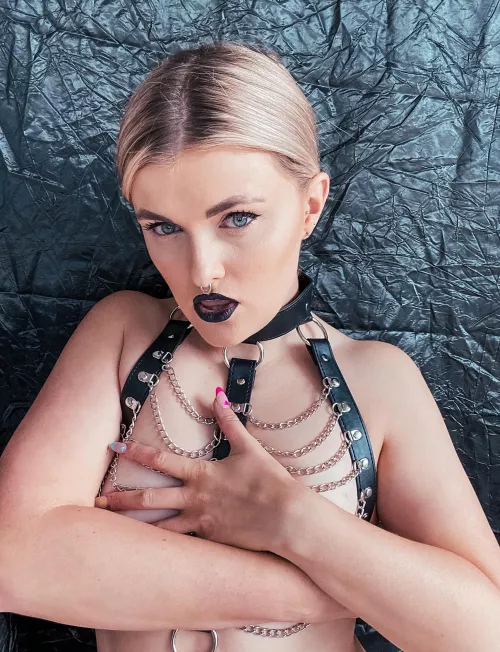 Gothic and kinky look