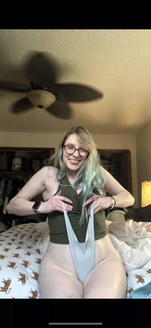 Gotta get in a quick wedgie before I have to leave the house ๐คช