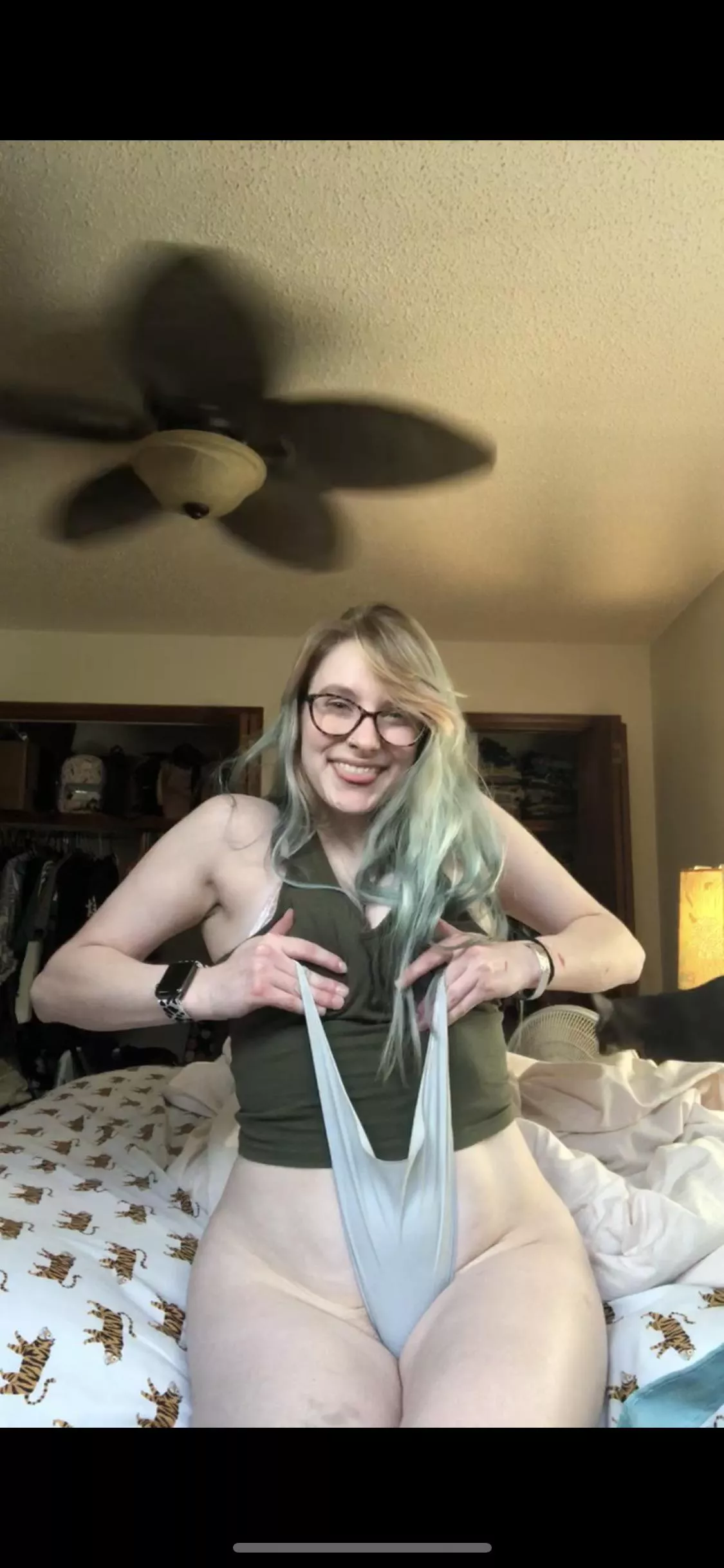 Gotta get in a quick wedgie before I have to leave the house 🤪