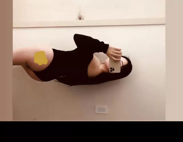 Gotta praise the Asian girls working on their asses