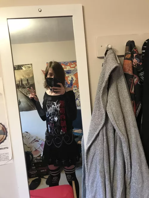 Government mandatory femboy bf here at your service ^w^