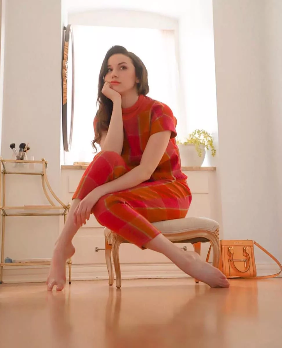 Grace Fulton would look amazing, in the middle of a rough gangbang scene. Grace Fulton would look amazing, in the middle of a rough gangbang scene.