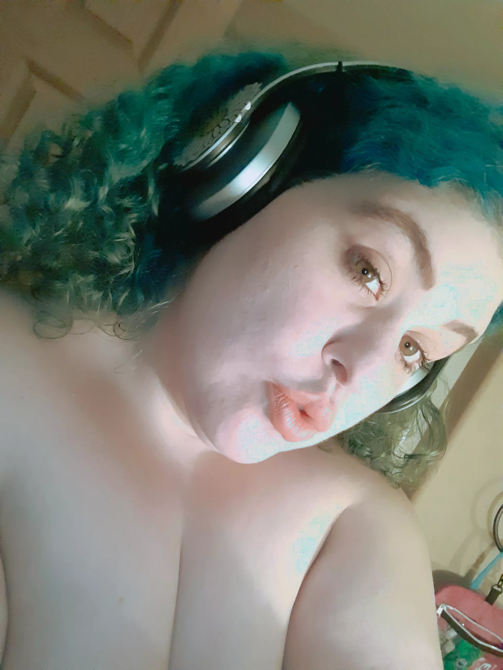 Green eyed + Green hair bbw for you