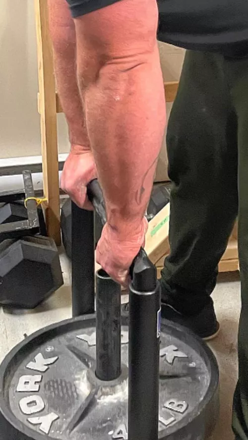 Grip machine holds, 17.5โ flexed. Insane pump