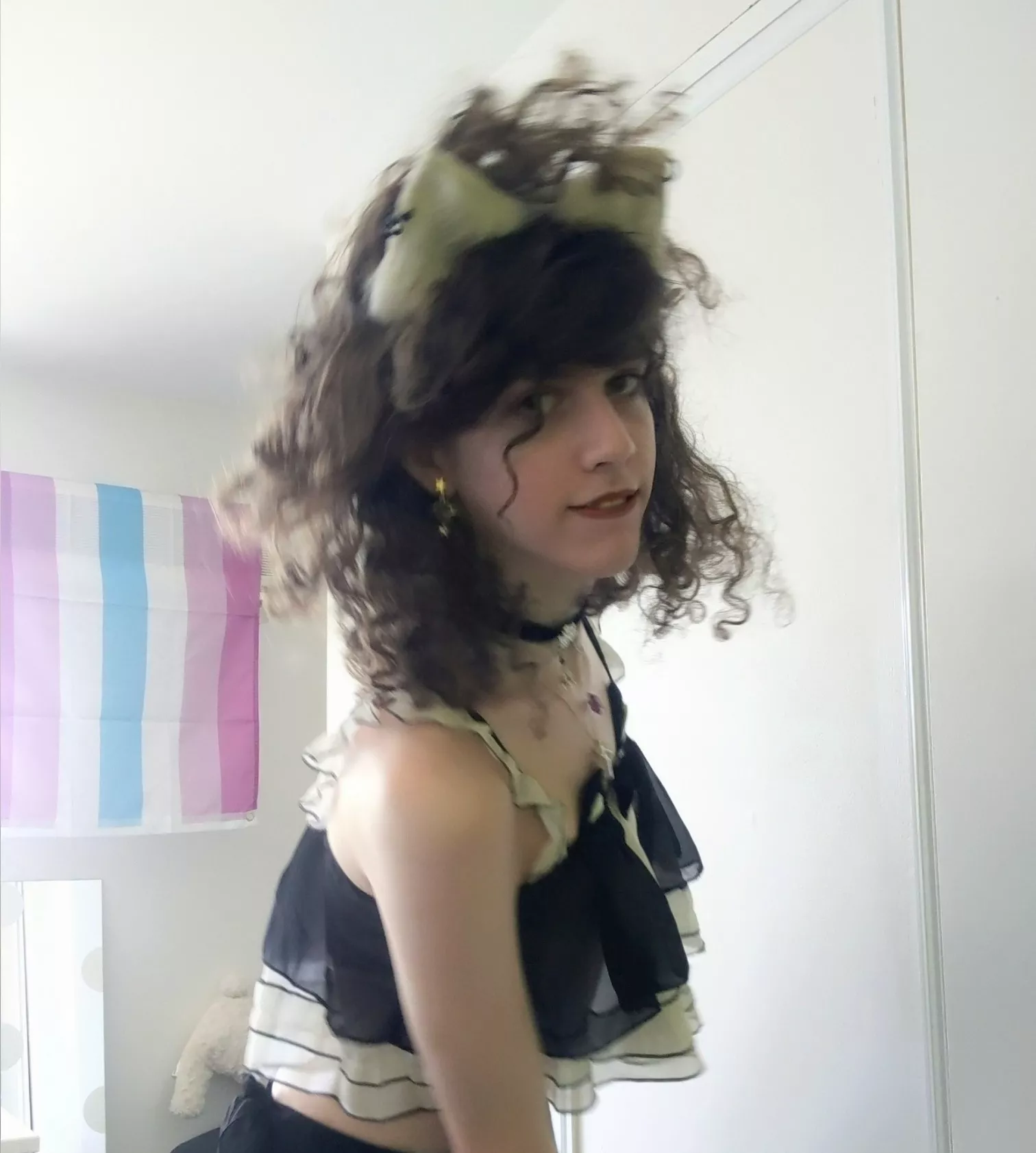 grooving in my room! 🎉