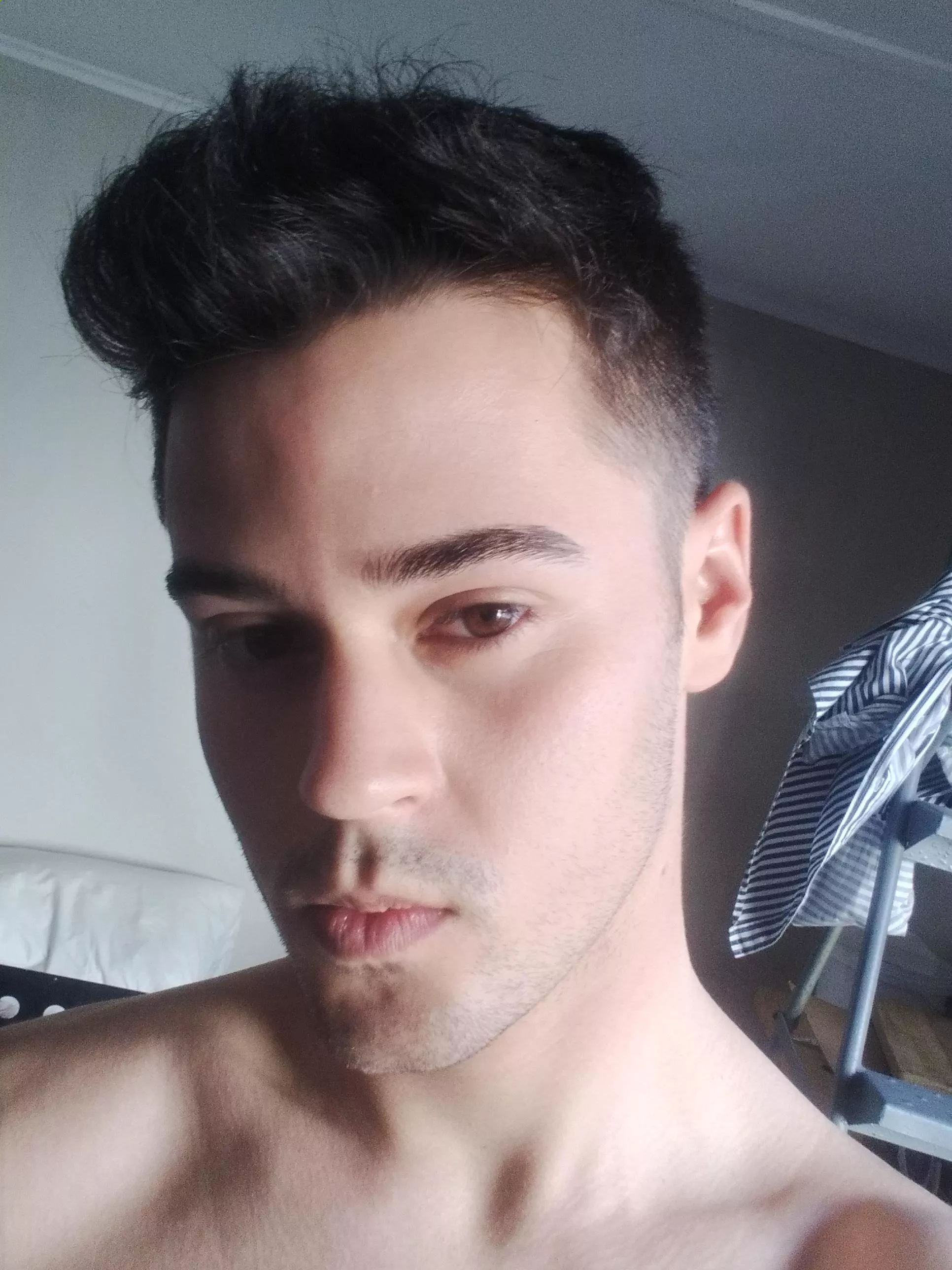 Grow the beard or shave it?🤨 Grow the beard or shave it?🤨