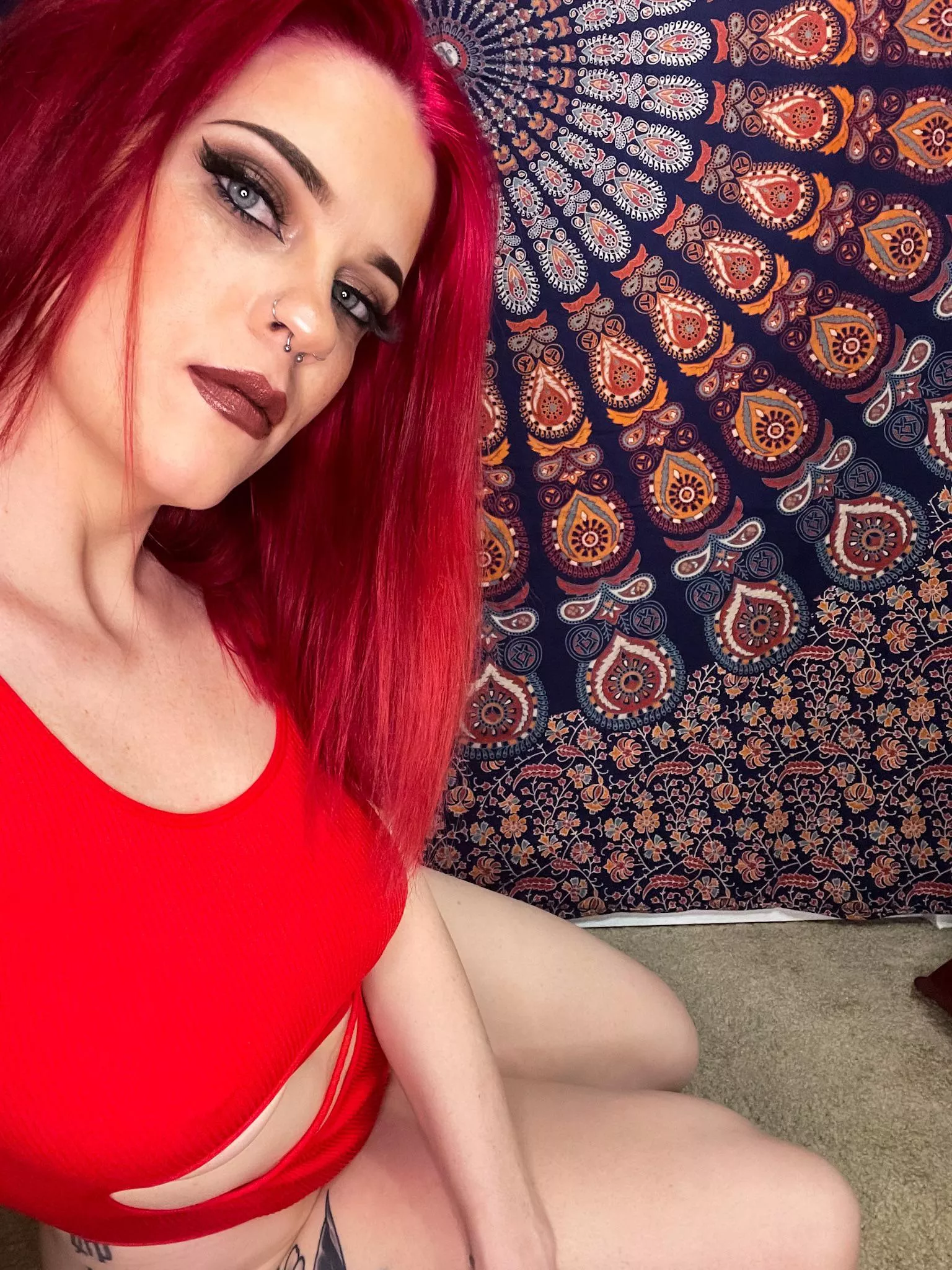 Guess my favorite way to take my lip color off? ……🍆