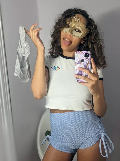 Guess what I'm not wearing...