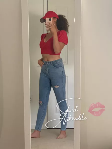 Guys, help me out. She doesnโt think this is appropriate for a mom of 4 to wear to tonightโs baseball game. What do you think? โพ๏ธ ๐๐งข