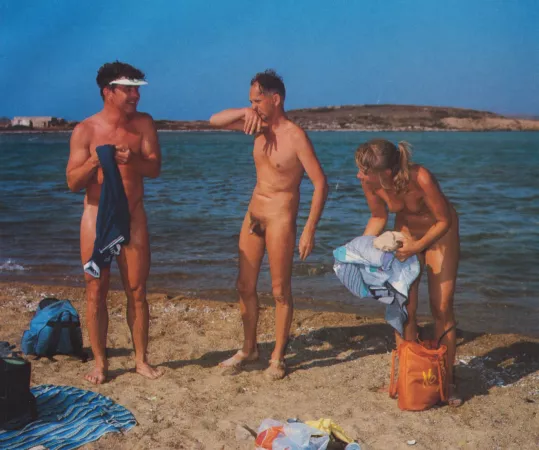 Guys, when it's time to leave the beach, do you put a shirt first and wait until the last minute to put underwear/shorts on?