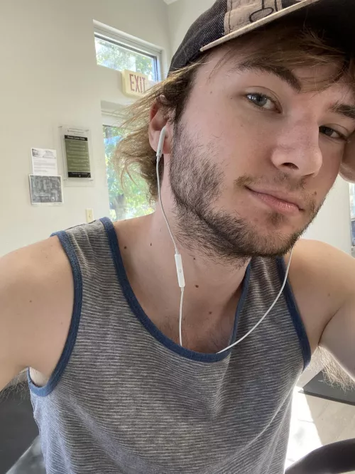 Gym day again, waiting for new JoyCons to arrive😒