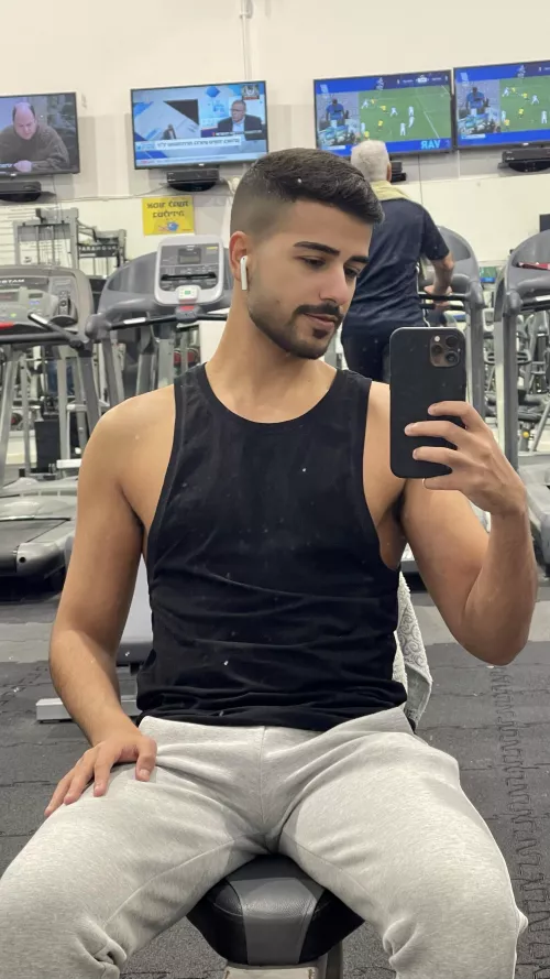 Gym lighting hits the best ✍️