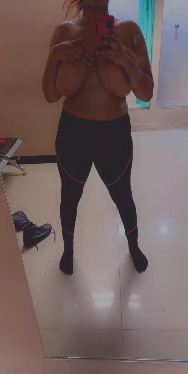 Gym selfies is fun when anyone can walk in Gym selfies is fun when anyone can walk in