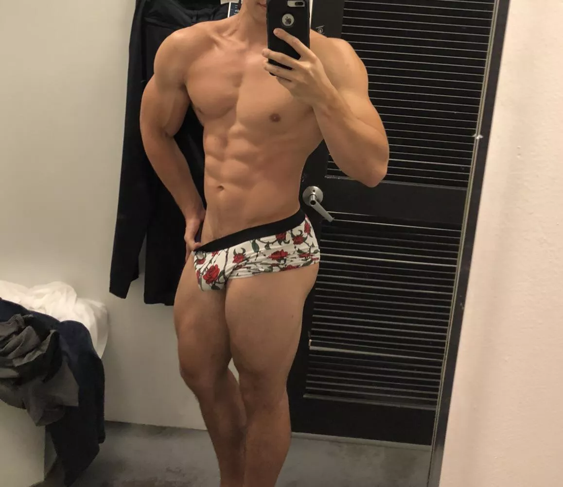 Had a snap a pic in the dressing room 🌹 Had a snap a pic in the dressing room 🌹