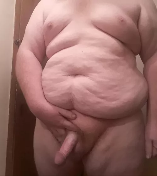 Had a super rough day at work and my back is killing me, cum and give me a massage?