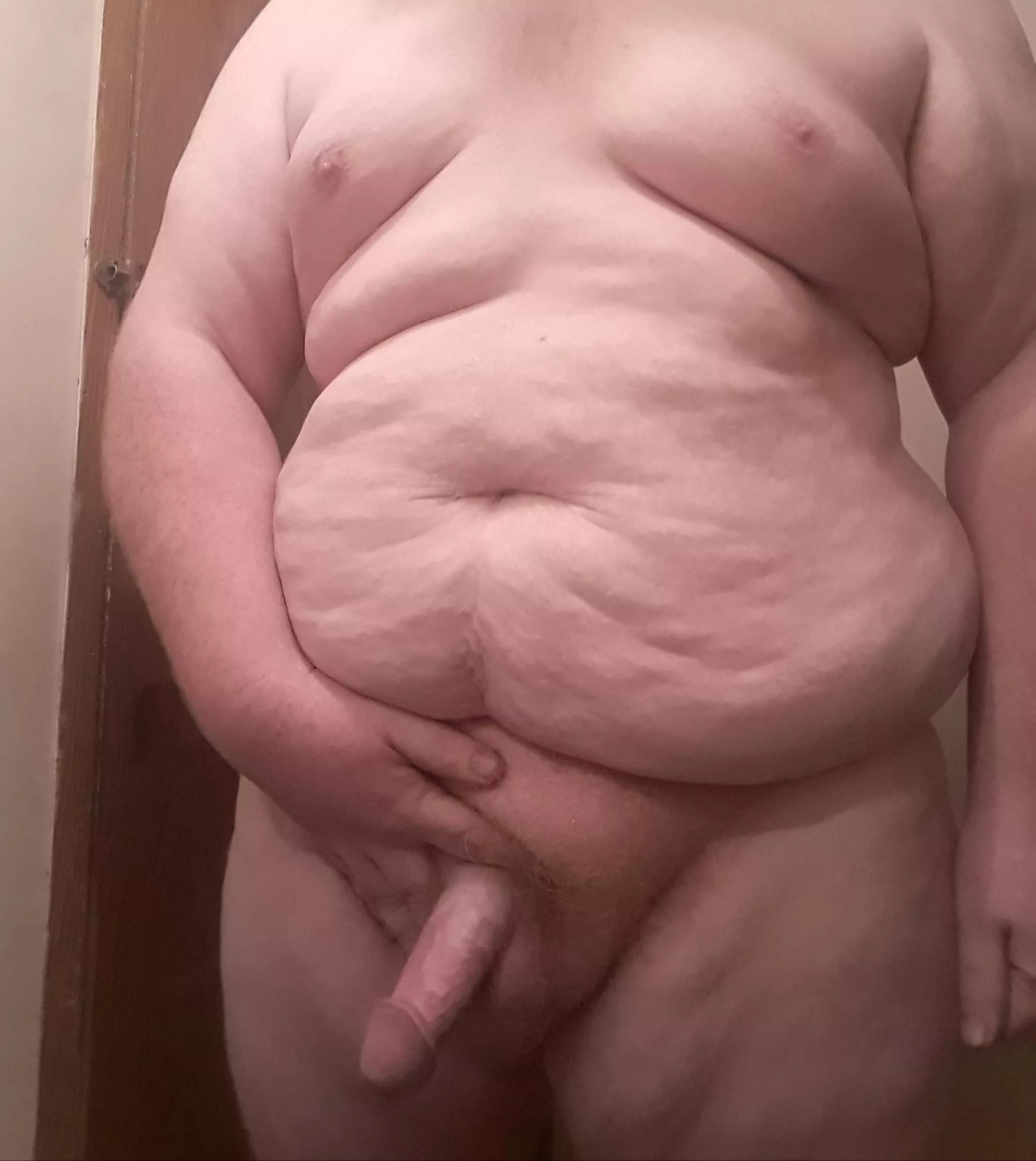 Had a super rough day at work and my back is killing me, cum and give me a massage?