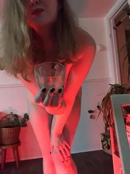 Had some fun with lighting the other day and just remembered I forgot to post this one here. Coffee breaks are important, people! ✨☕️